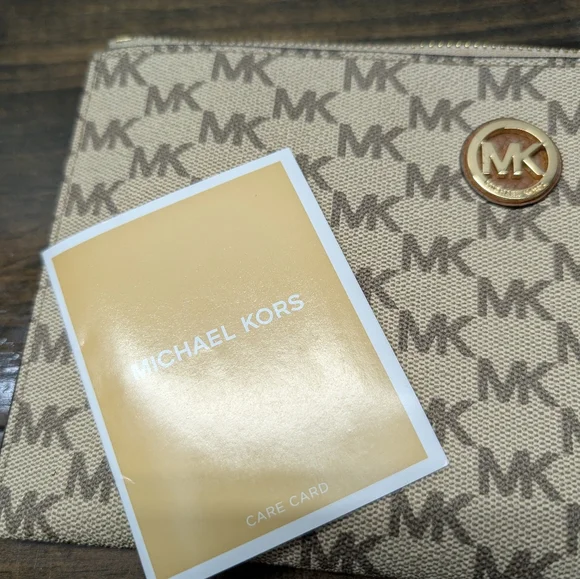 Michael Kors Fulton Large Zip Clutch Wristlet MK Signature Brown Tan - Picture 8 of 8